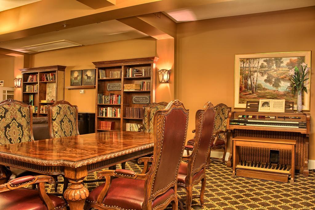 Grant Hall Hotel Moose Jaw Buitenkant foto