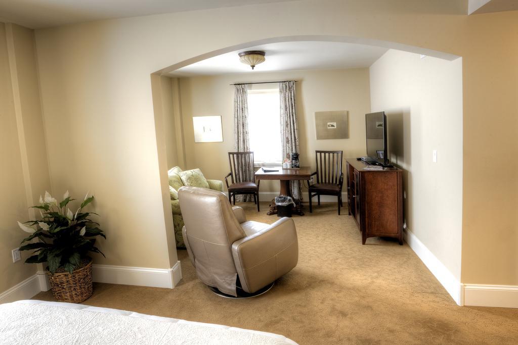 Grant Hall Hotel Moose Jaw Buitenkant foto
