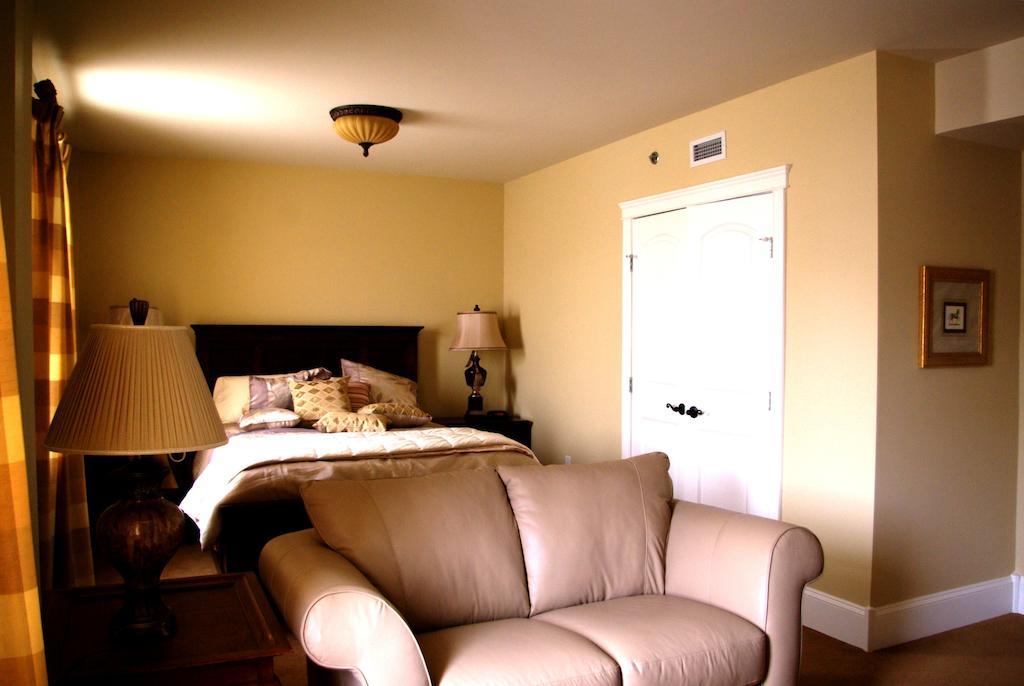 Grant Hall Hotel Moose Jaw Kamer foto